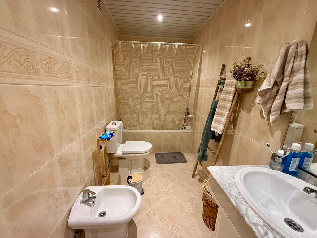 Apartamento T3 R/Chão em Nossa Senhora de Fátima, Entroncamento - Image 9