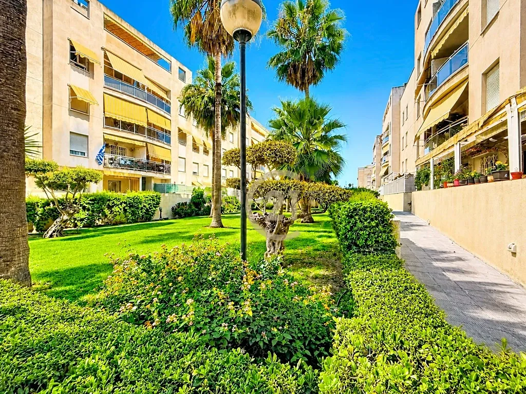 Cobertura de 5 Quartos com Terraço e Churrasqueira: Ideal para Família Numerosa ou Segregação em 2 Habitações! - Image 44