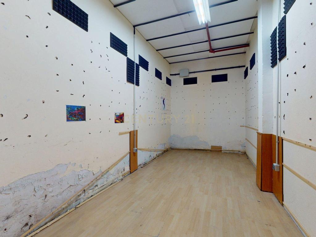 Espaçoso imóvel comercial para renovar no centro de Madrid, a apenas 10 minutos da estação de Atocha. - Image 19