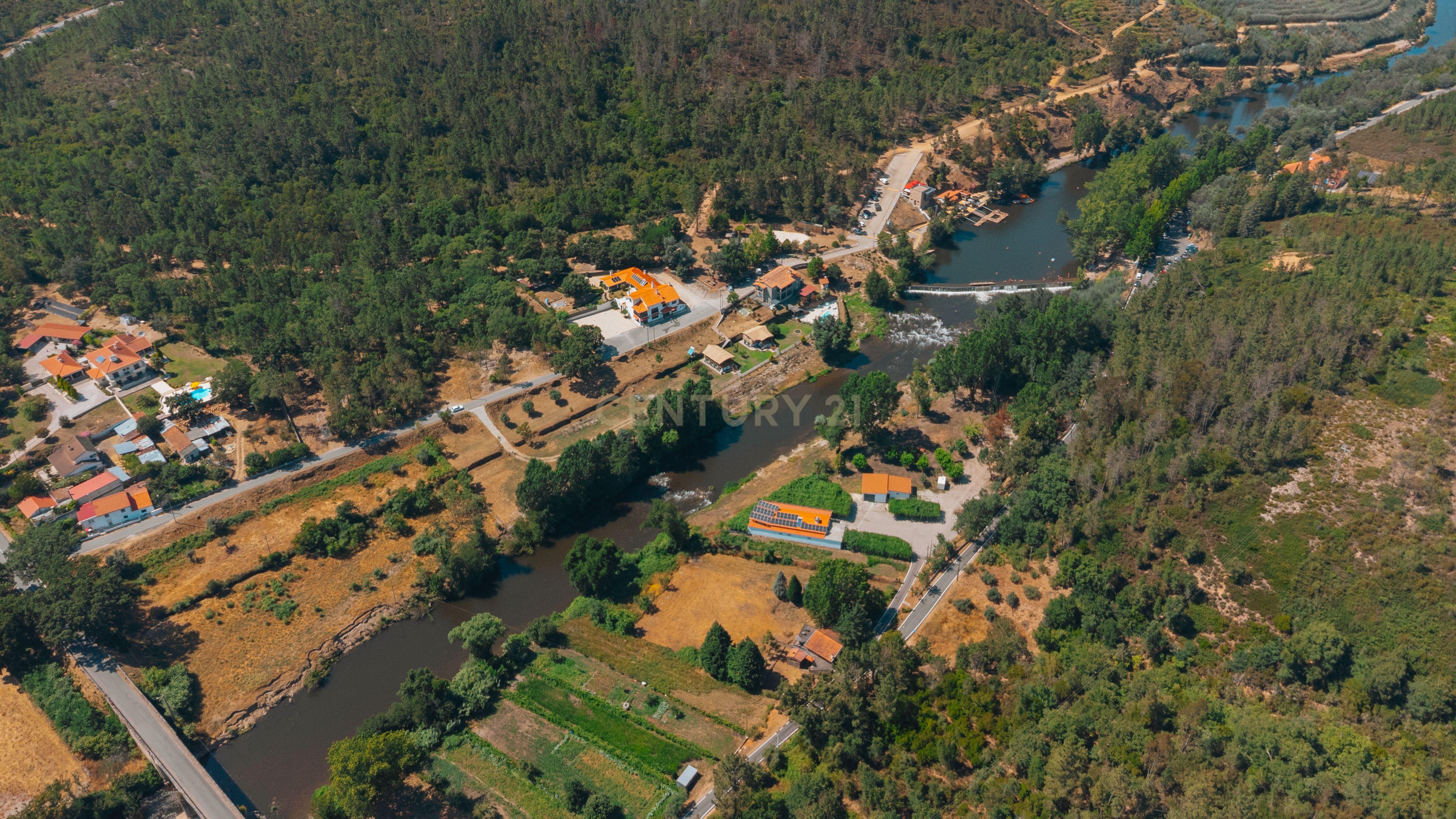 Fotografia 5 de Moradia para Recuperação  — Margem do Rio Alva, Secarias, Arganil