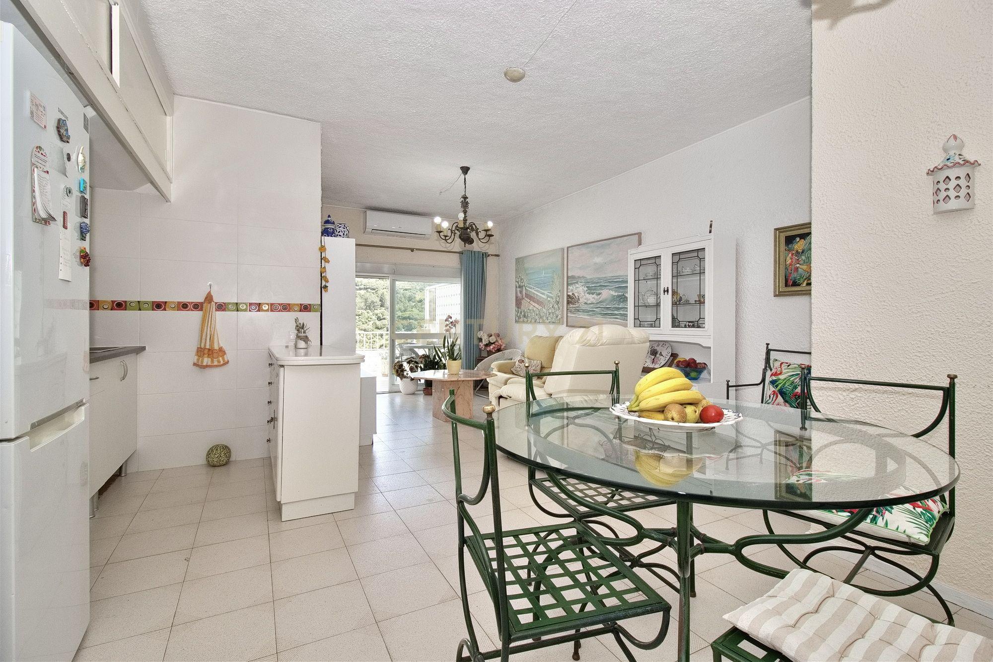 Apartamento T1+2 na Histórica Aldeia do Castelo de Sesimbra - Image 1