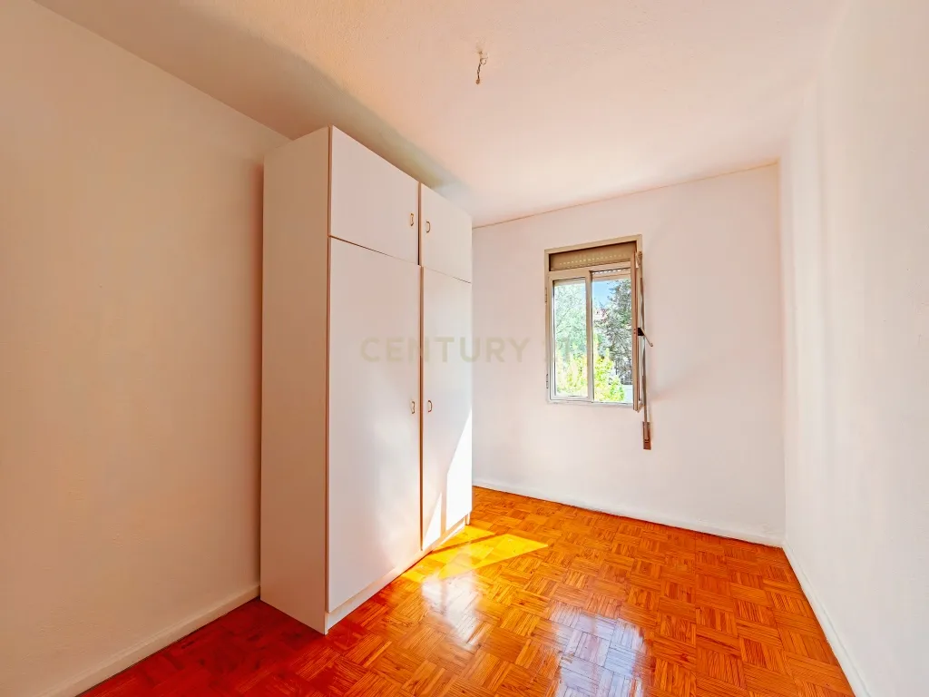Excelente Oportunidade em Marvila: T3 Funcional com Elevador - Image 11
