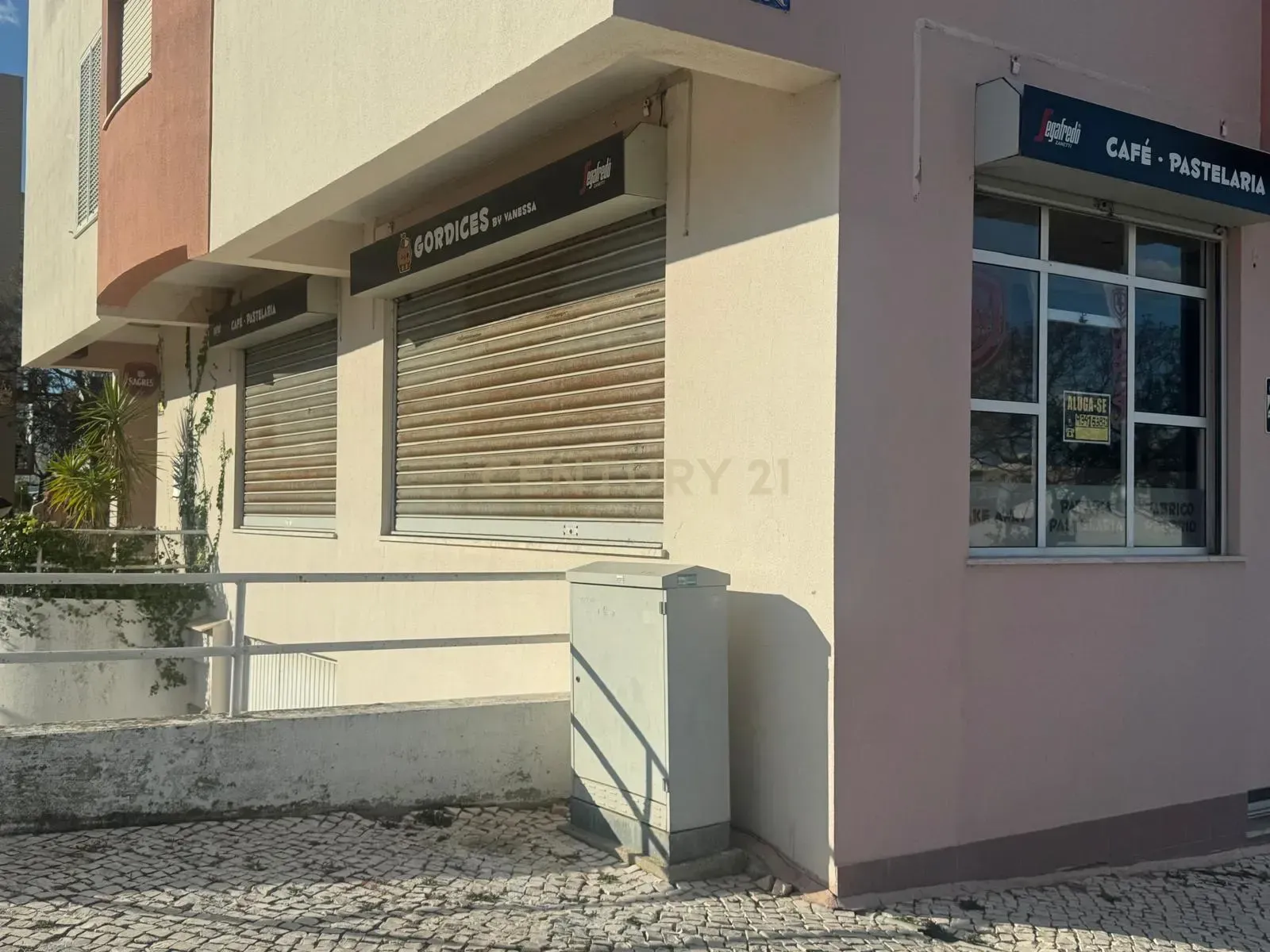 Espaço comercial à venda na Rua Henrique Augusto Pereira, nº2 - Image 34
