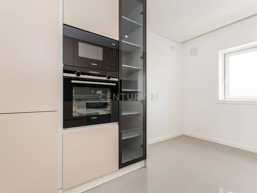 Apartamento Novo T2, com varandas, garagem e arrecadação em Mafra - Image 9
