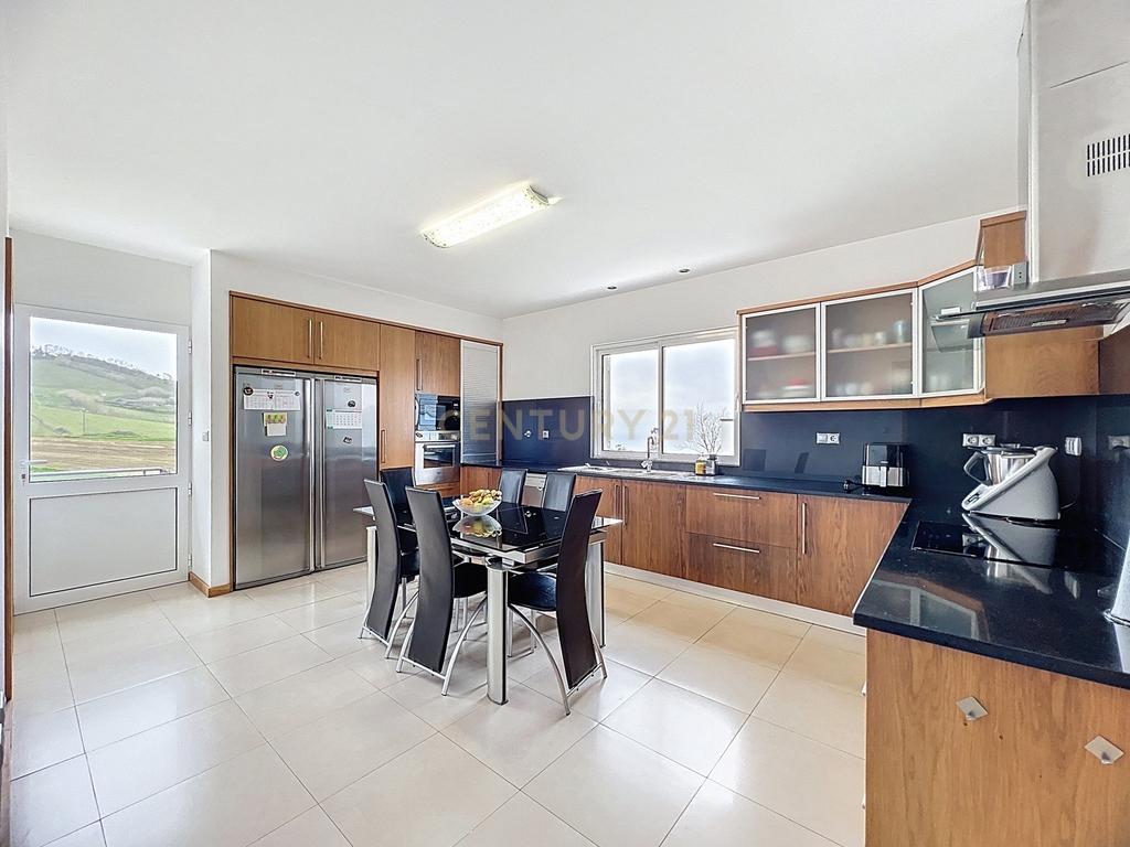Casa Luxuosa com Vista Mar em Povoação, São Miguel - Image 9