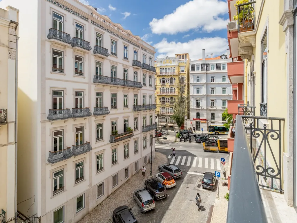 Apartamento T4 Renovado em Santo António, Lisboa — Onde a elegância se sente em cada detalhe - Image 40