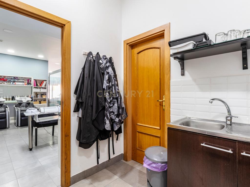 Loja com 90 m² na Quinta do Bom Retiro, Sobreda - Image 22