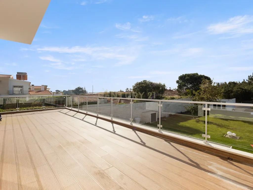 Moradia ultramoderna com 3 quartos: Vida sustentável na Costa da Prata - Image 35