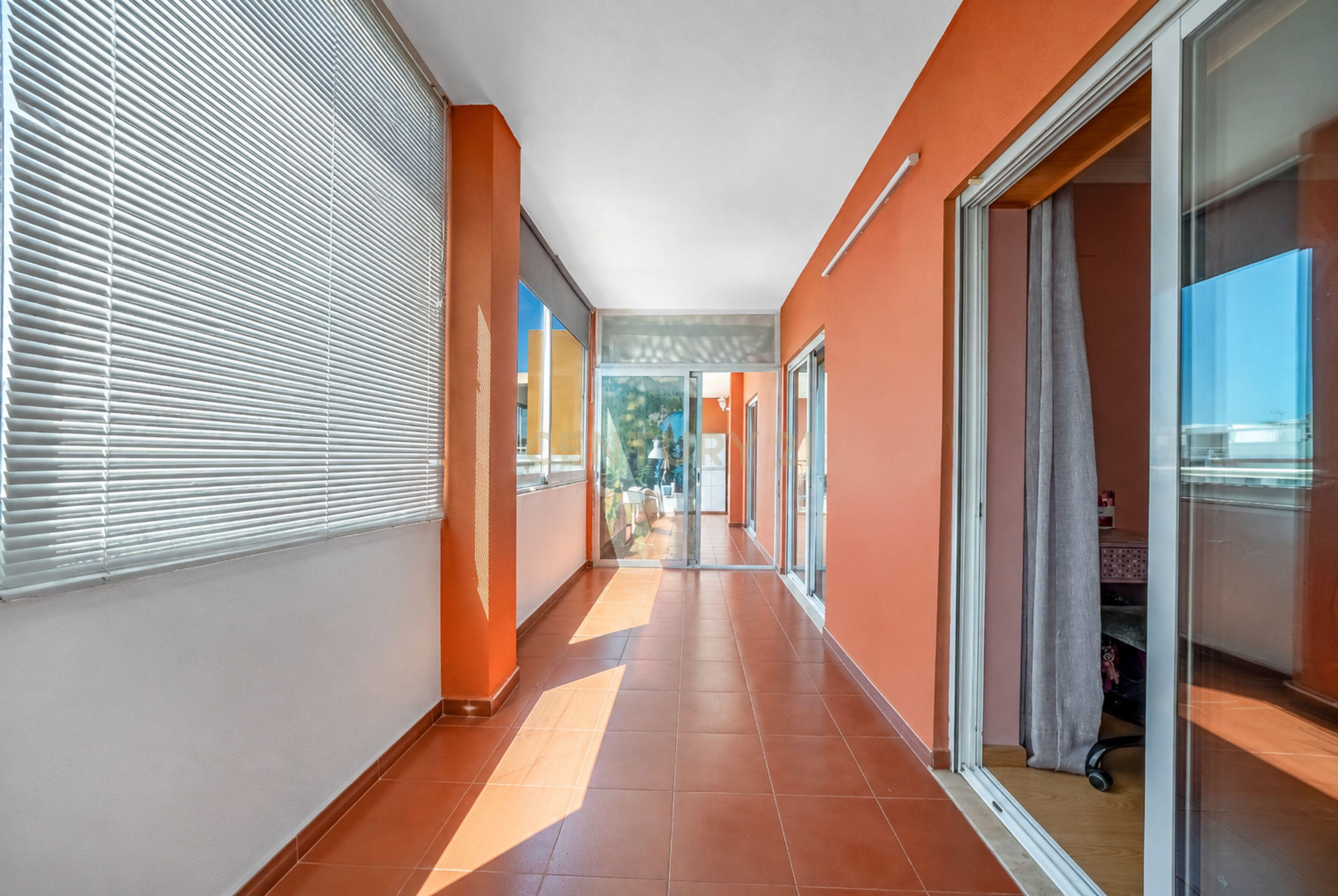 Fotografia 6 de Apartamento T3 no Centro de Portimão | Varanda, Vistas Desafogadas e Estacionamento Privativo