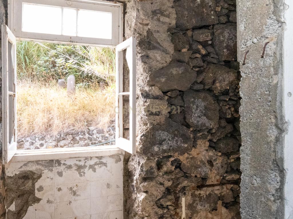 Casa para Recuperação em São Mateus, Santa Cruz da Graciosa - Image 11