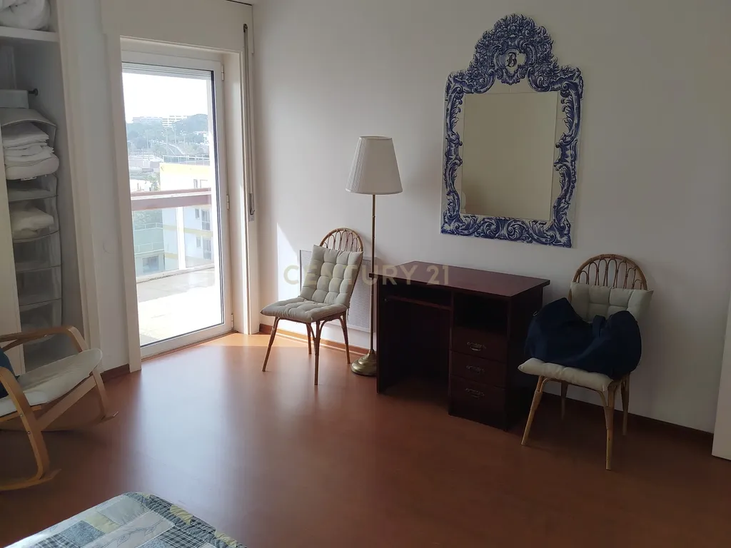 Apartamento T2 Mobilado com Vista Mar e parqueamento 1 carro - Image 19