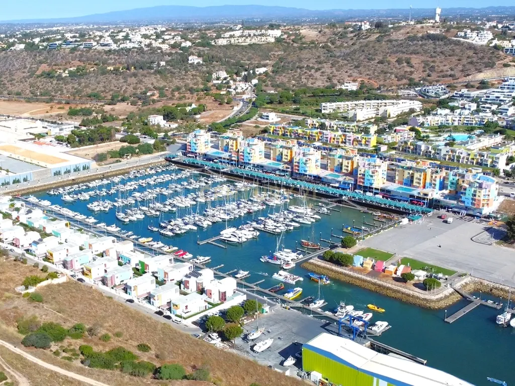 “Lote Urbano para Desenvolvimento de 110 Apartamentos Turísticos – Marina de Albufeira” - Image 2