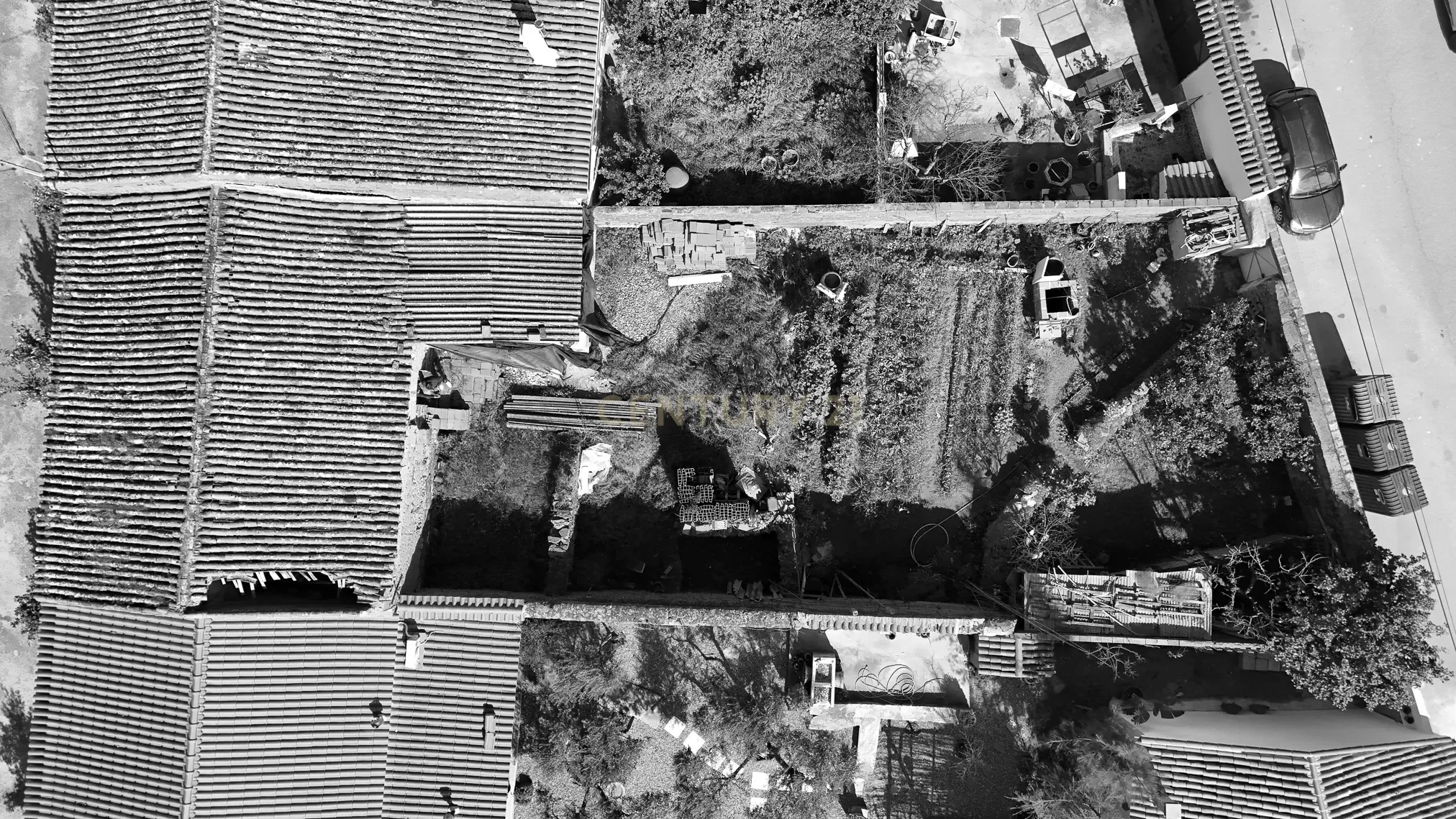 Fotografia 2 de Oportunidade Única na Granja – imóvel para Recuperar