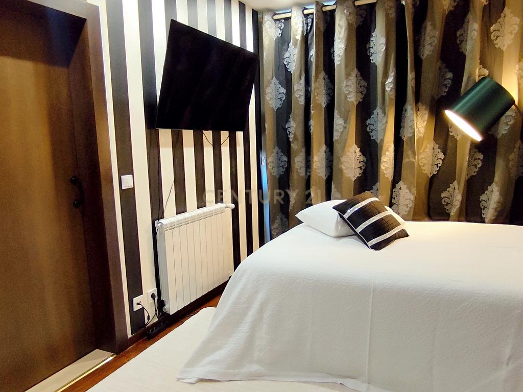 Apartamento quase novo, no centro da cidade de Chaves - Image 11