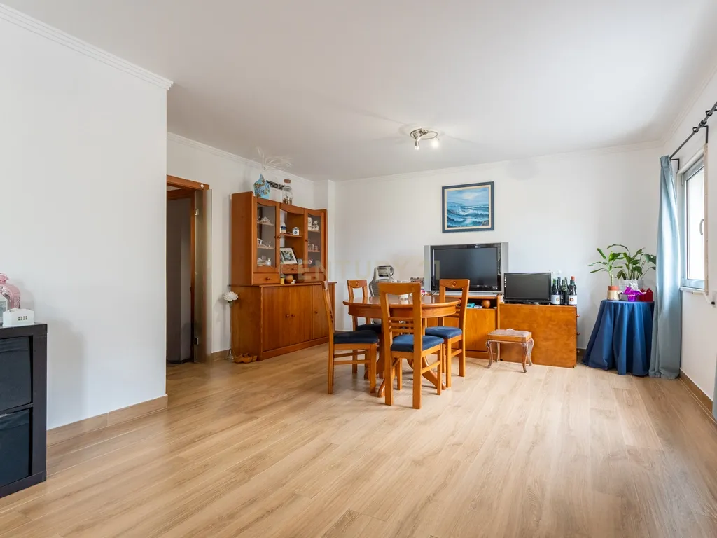 Apartamento T3 com 2 Terraços Gigantes e Vista Rio – A 10 min de Lisboa - Image 10