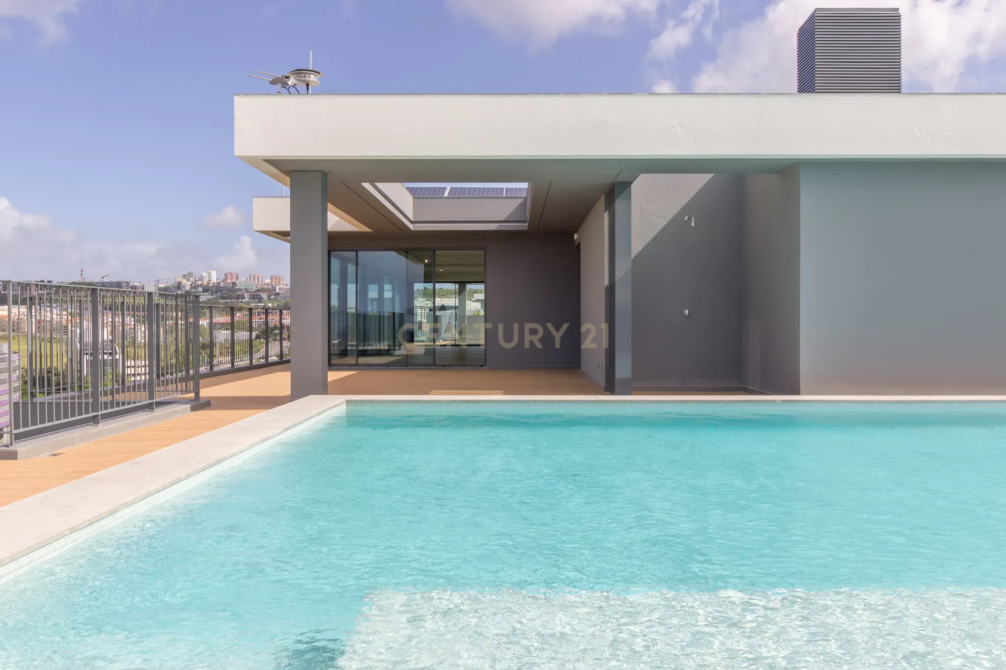 T3 Miraflores - Luxo, Vista e Exclusividade num só Lugar - Image 1