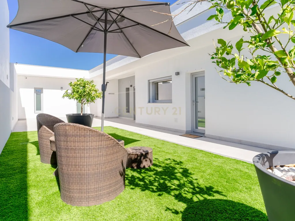 Moradia T4 Térrea de excelência com piscina e casa independente de 50m2 | Quinta da Marquesa - Image 52