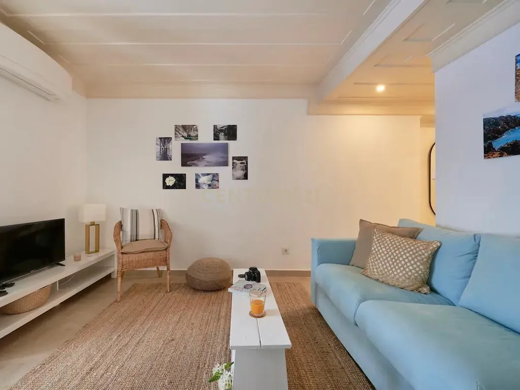 Apartamento T2 renovado e mobilado com pátio exterior privado. Em venda! - Image 4
