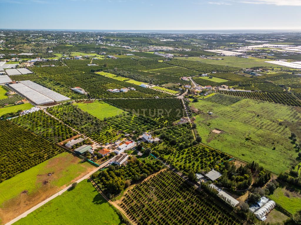 Moradia com Terrenos Rústicos na Horta da Jardina – Bela Salema, Faro - Image 2