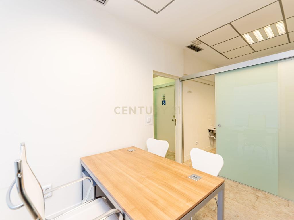 Loja Comercial Luxuosa em Madrid - 306m² com Excelente Localização - Image 22