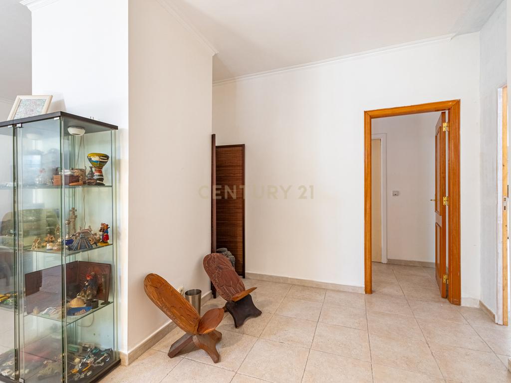 Exclusivo T4 Duplex na Urbanização da Cavaleira | 205 m² de Área Total | Parqueamento - Image 21