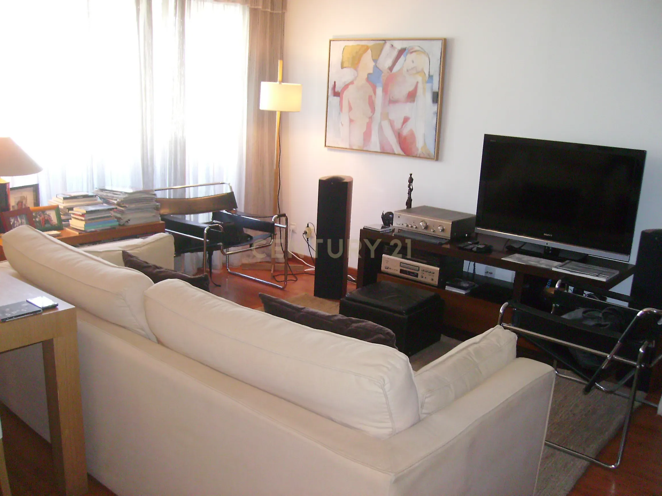 Apartamento T1 na Alta de Lisboa  - Image 1