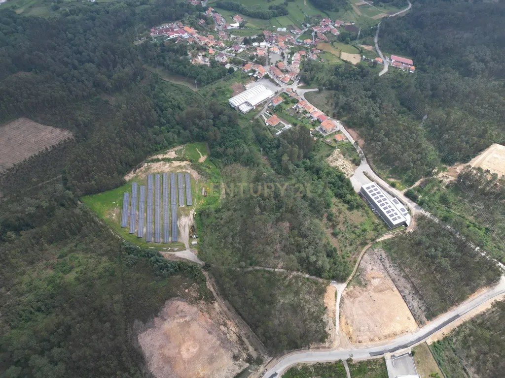 Terreno para construção de empresa/pavilhão afeto a Atividades Económicas/Industriais, Oliveira de Azeméis - 3870m² - Image 2
