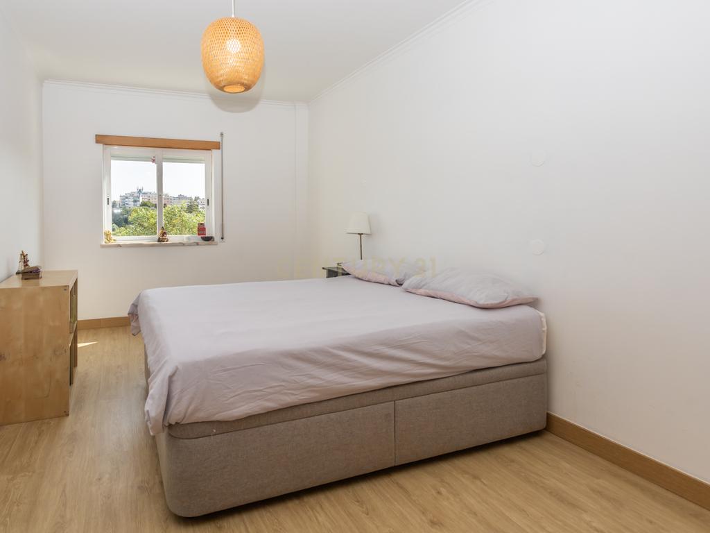 Apartamento T1+1 - Sobreda - Image 16