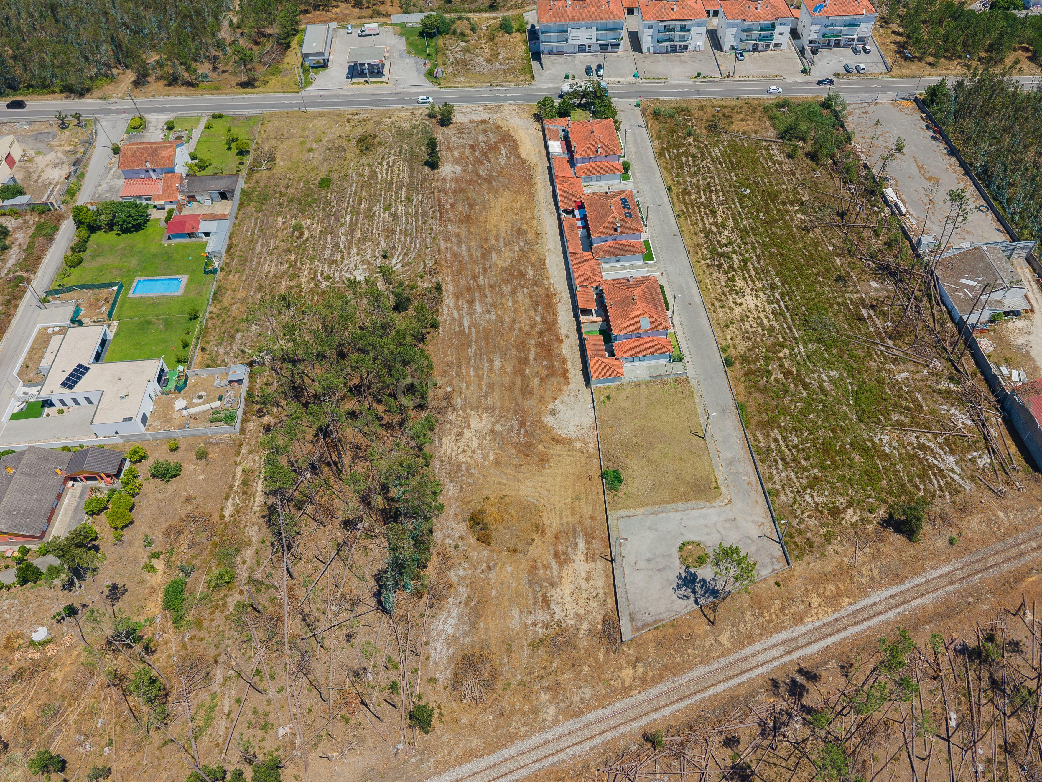 Fotografia 8 de OPORTUNIDADE DE INVESTIMENTO EM MONTE REDONDO!