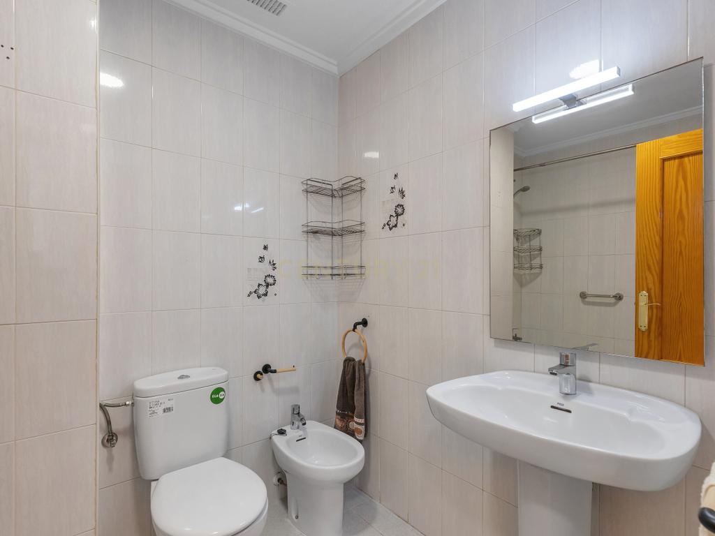 Apartamento com terraço e vista mar a apenas 80 metros da praia de La Mata - Image 24