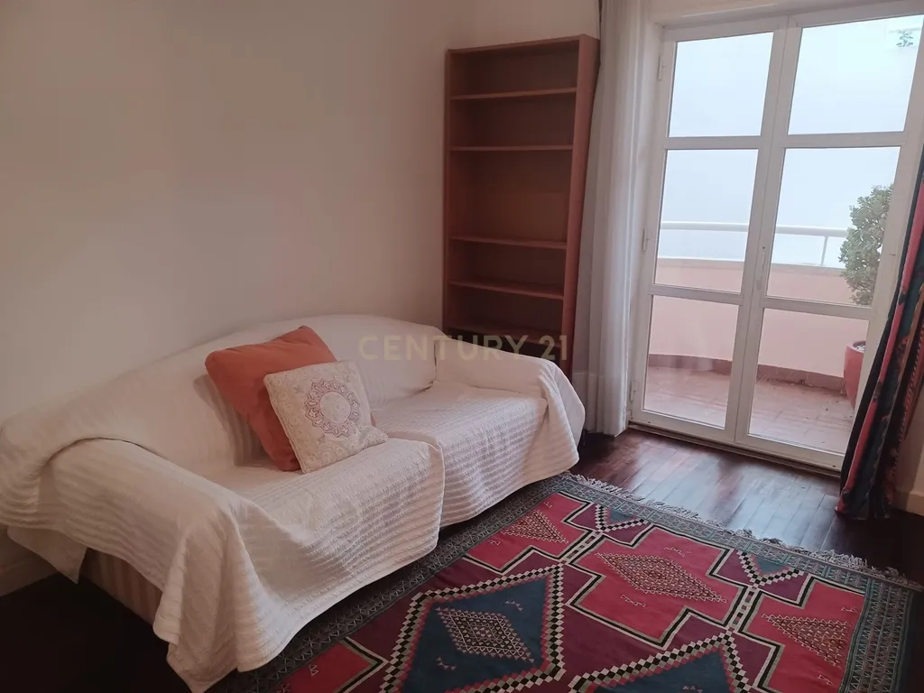 Apartamento T3 em Cascais com Vista Mar - Image 18
