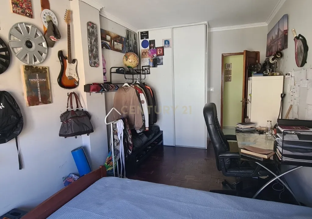T3 Espaçoso em Excelente Localização- Quinta do Conde - Image 12