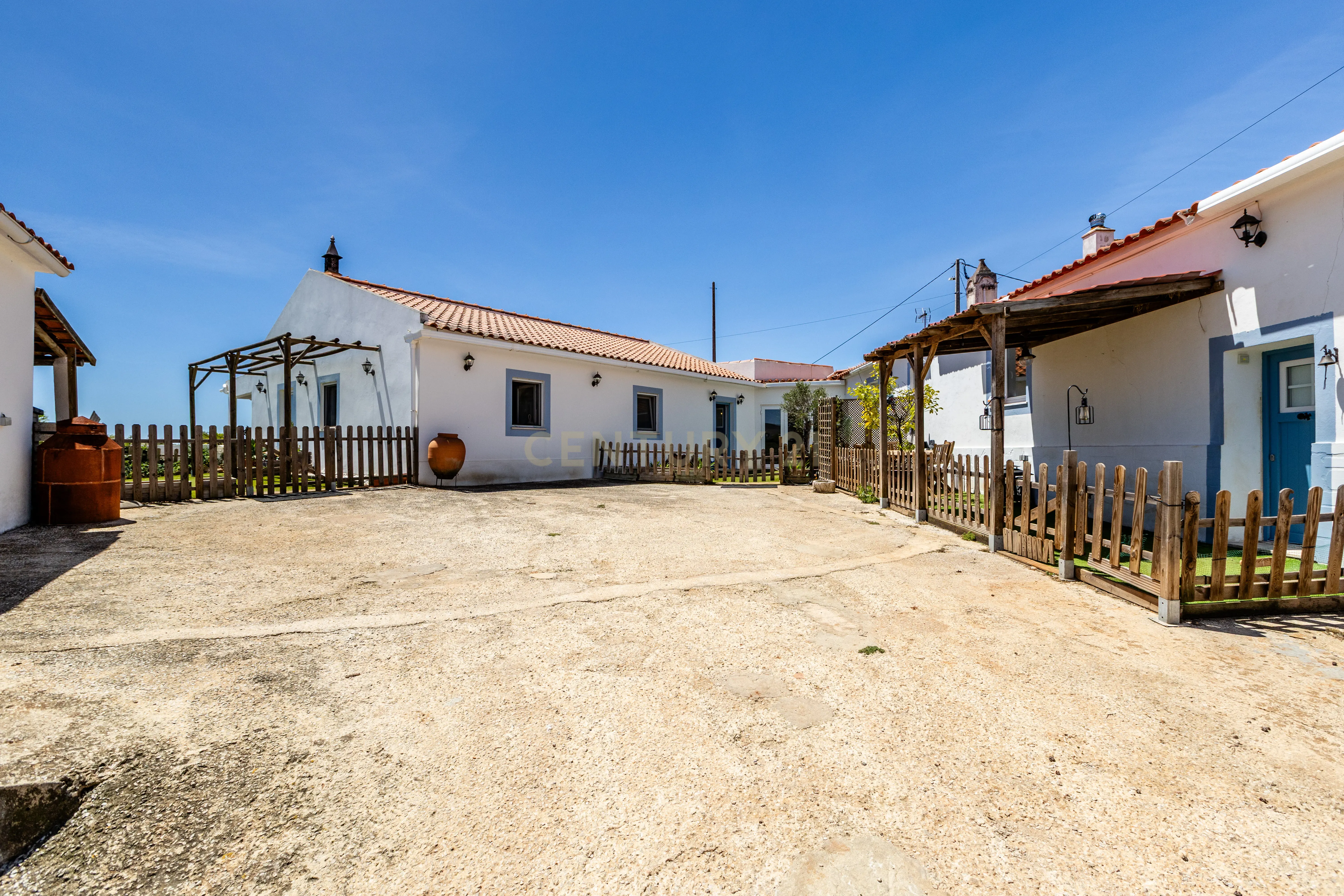 Quinta com duas moradias, duas garagens e terreno de 1HA com arvores de fruta e vistas lindas, São Bartolomeu de Messines