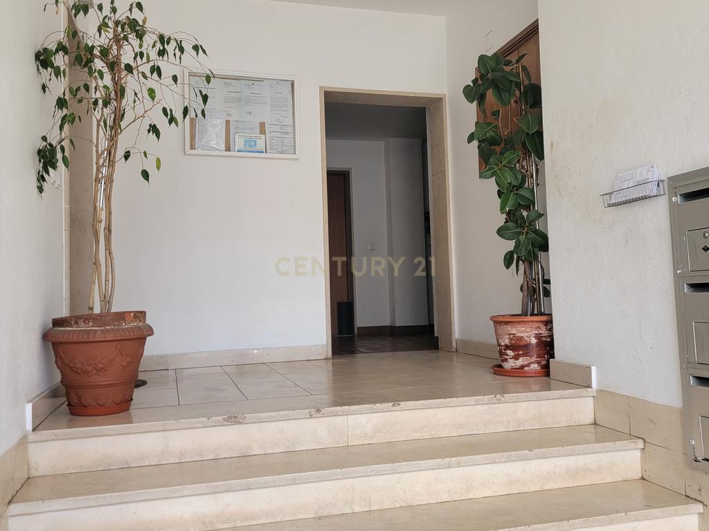 A 15 Minutos de Lisboa e das Praias: Descubra Este T3 com suíte e duas varandas em São Marcos - Image 19