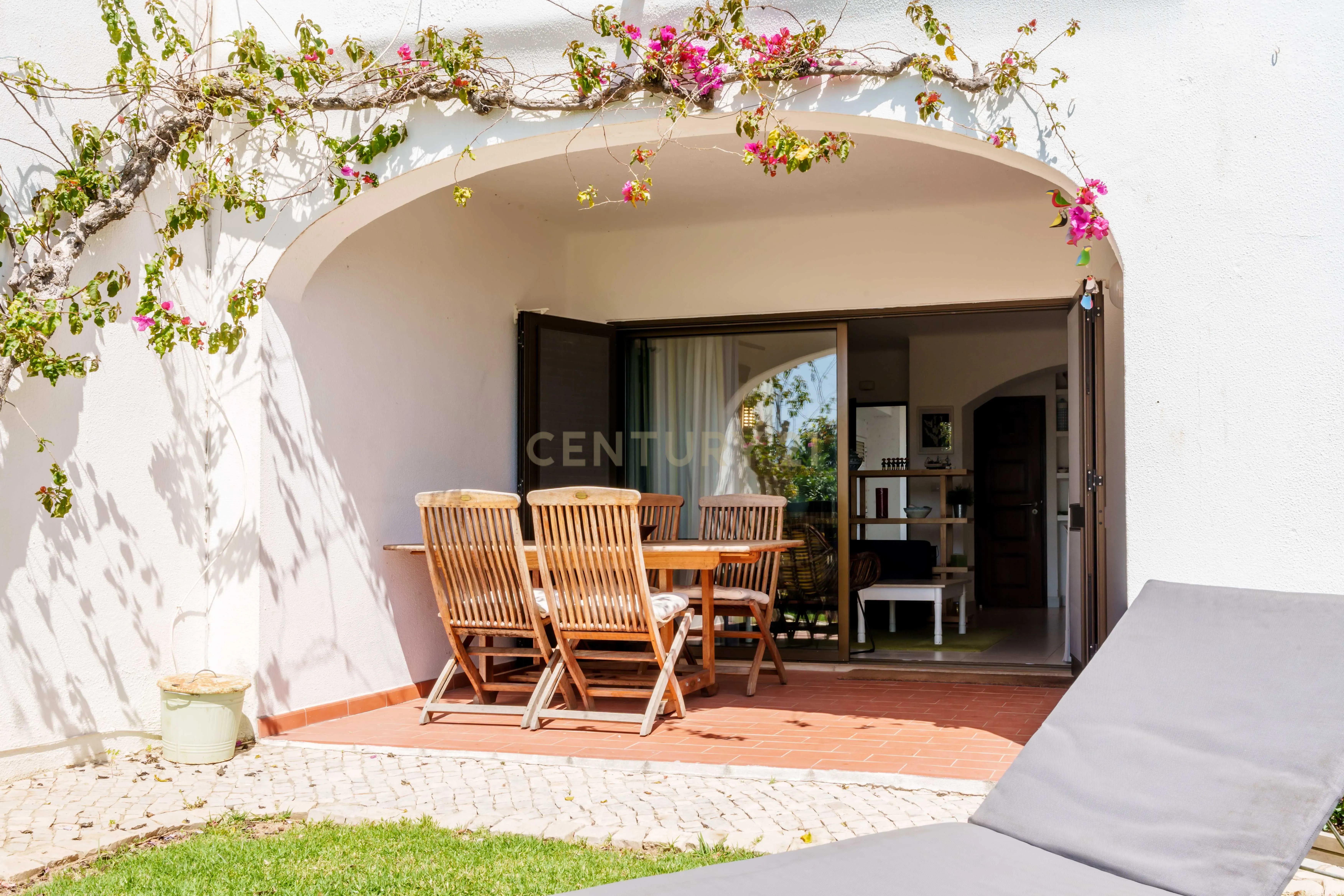 APARTAMENTO T2 COM PISCINA EM CONDOMÍNIO PRIVADO PERTO DA PRAIA DE S. RAFAEL EM ALBUFEIRA - Image 2