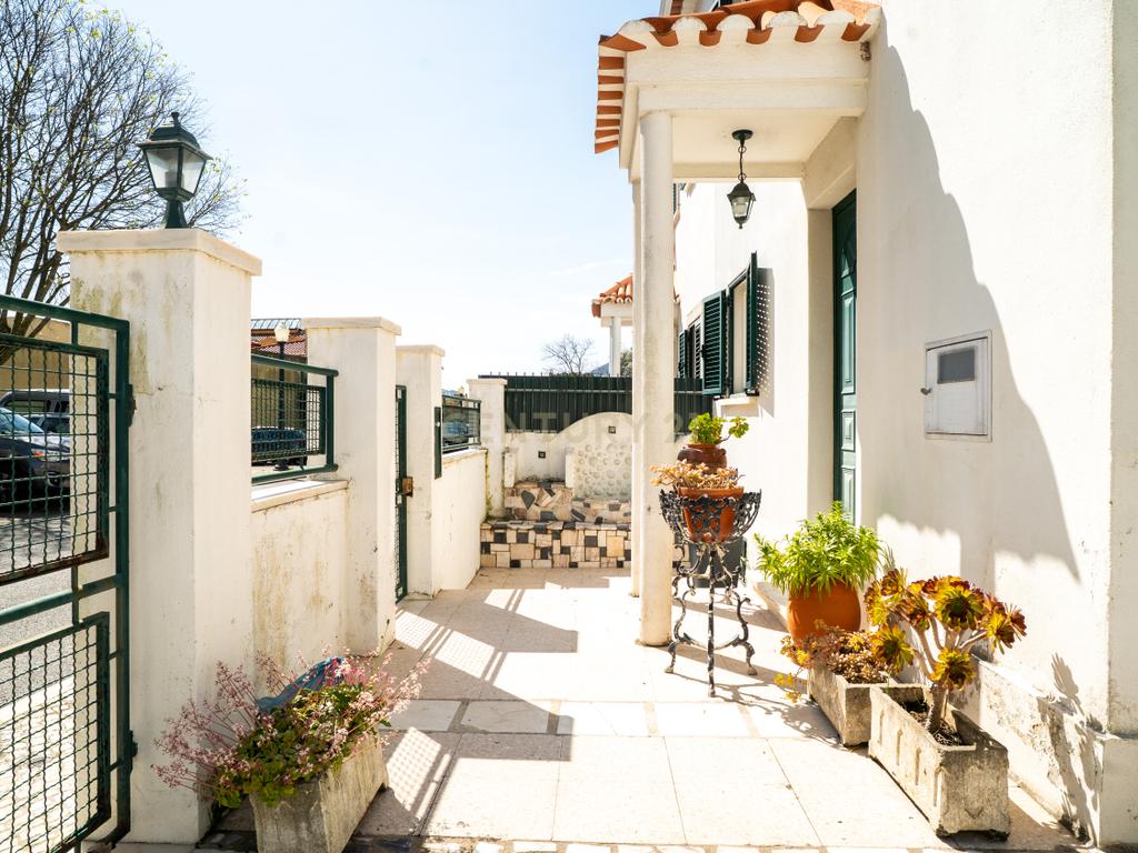 Moradia T3 – Caselas - Restelo - Image 54