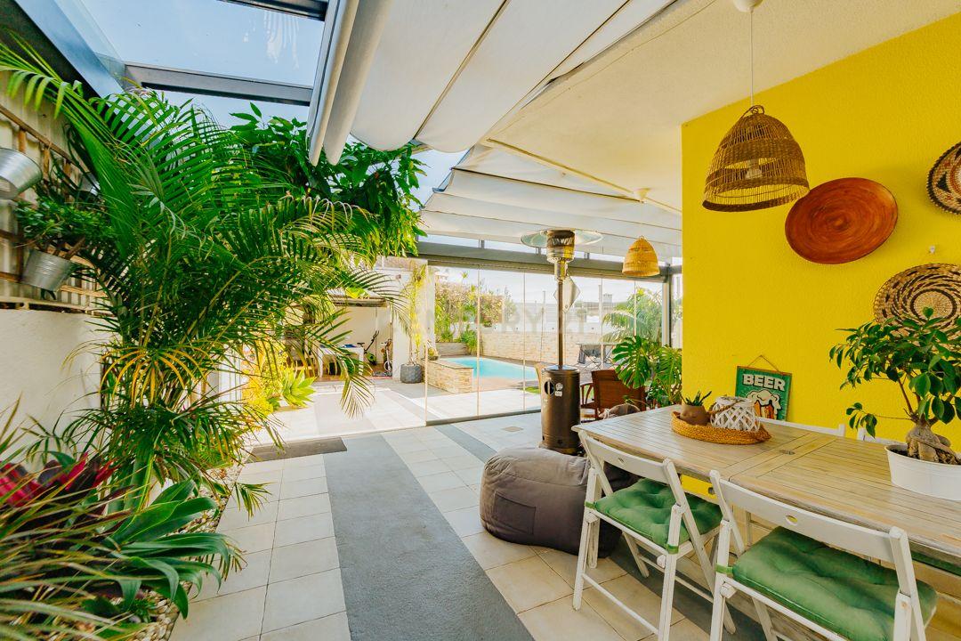 Luxuosa Moradia Renovada com Vista Panorâmica em Loures - Image 7