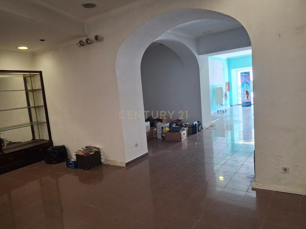 Prédio no Montijo com apartamento 1º piso e loja R/c - Image 8