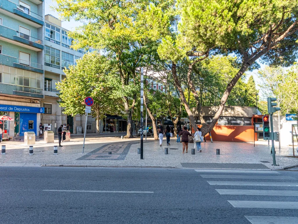 Estúdio na Venteira, Amadora - Localização central e acessível - Image 2