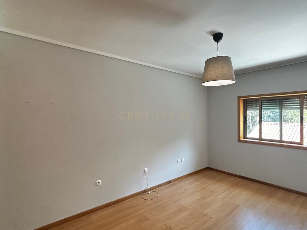 Espaçosa Moradia T3 em Quintã do Loureiro, Cacia-Aveiro - Image 25