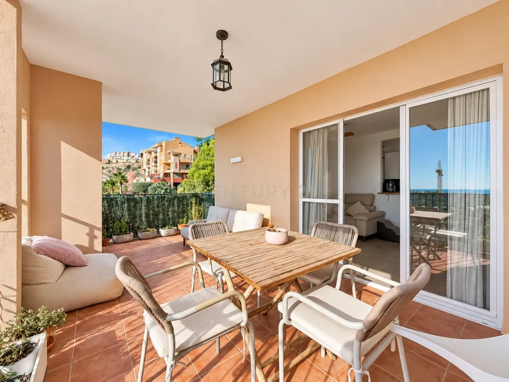 Apartamento totalmente renovado com terraço de 20 m² e piscina em Bonalba - Image 2
