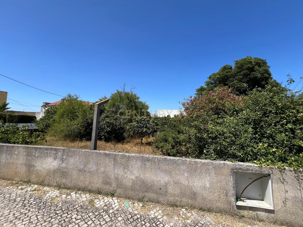 Terreno Urbano com 310 m2 na Charneca de Caparica - Image 5