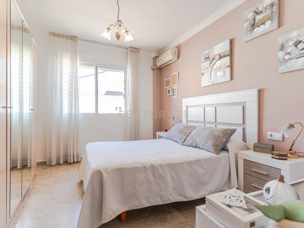 Casa em Cúllar Vega, Granada - Oportunidade Quase Nova - Image 23