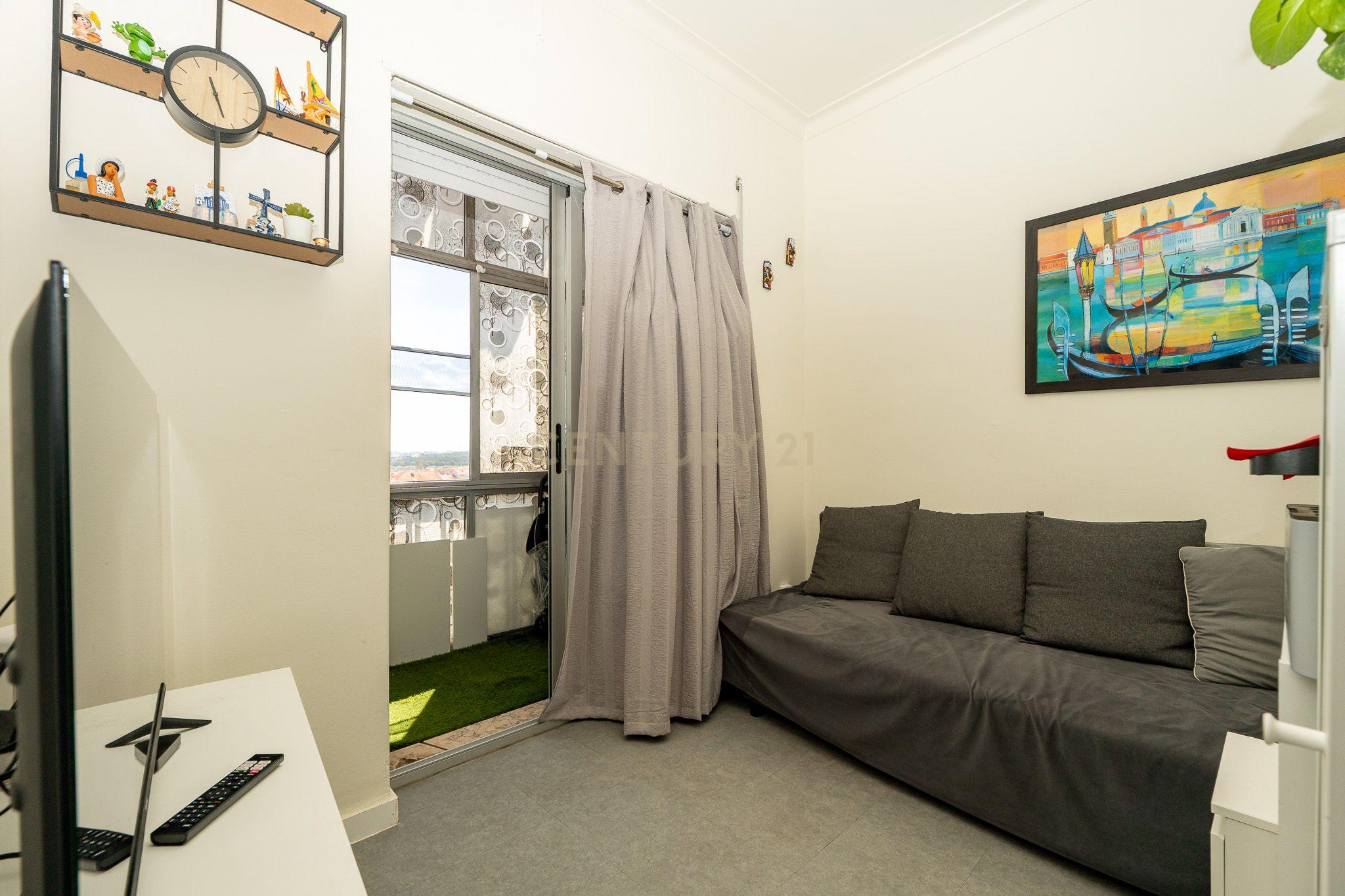 Apartamento T1 em Corroios com Luz Natural e Boa Localização - Image 5