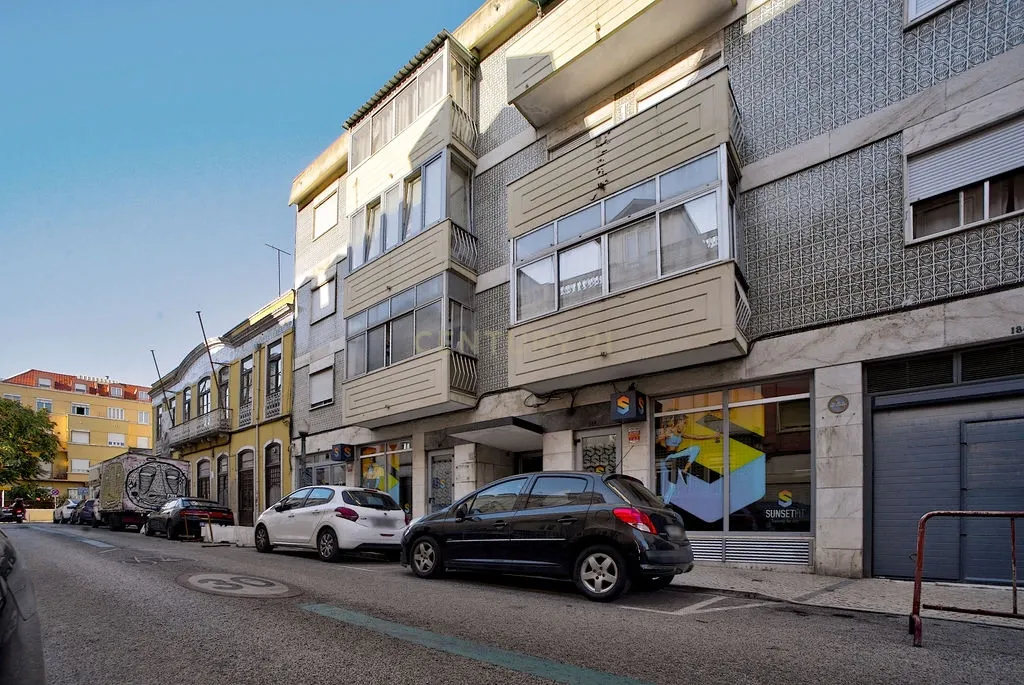 T1 Renovado em Campo de Ourique, Lisboa - Image 43