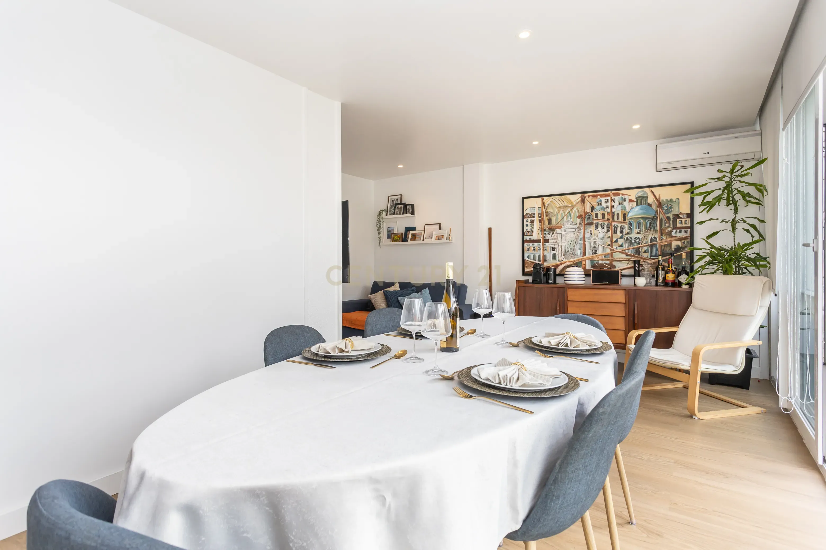 Apartamento T3 com duas salas e terraço privado em Sete Rios, Lisboa - Image 6