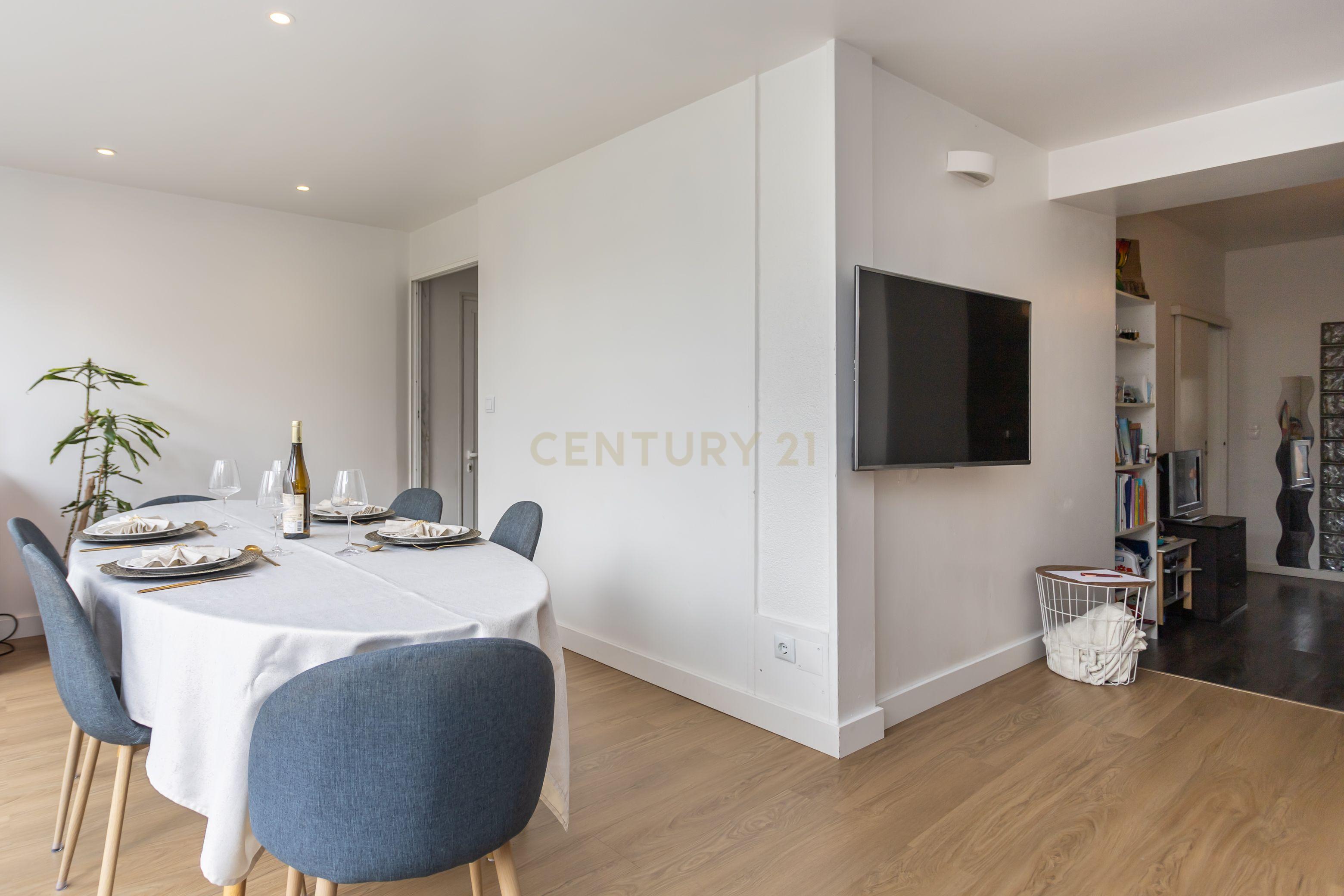 Apartamento T3 com duas salas e terraço privado em Sete Rios, Lisboa - Image 9
