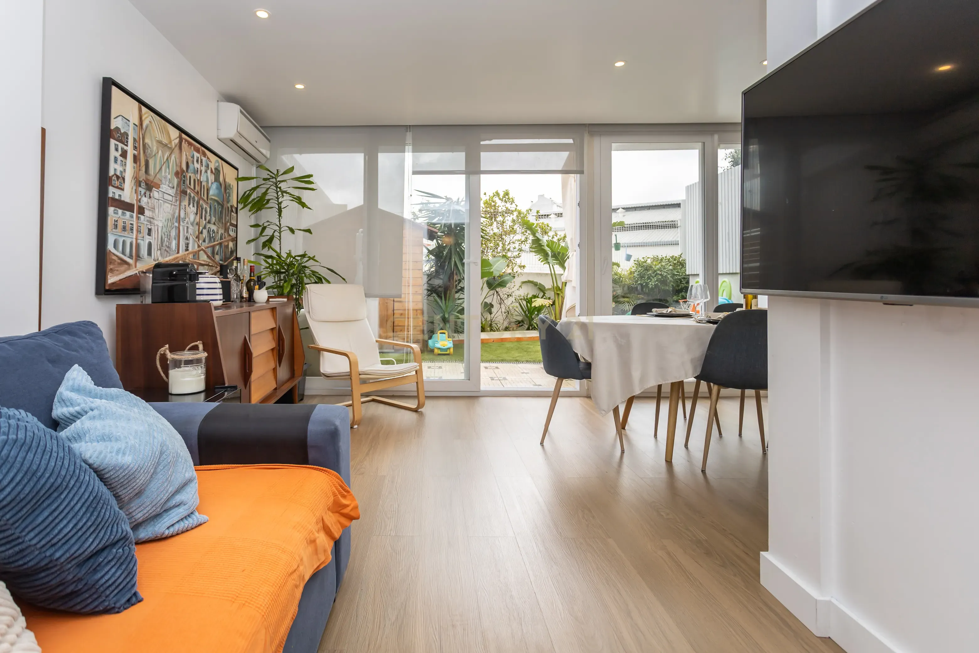 Apartamento T3 com duas salas e terraço privado em Sete Rios, Lisboa - Image 32