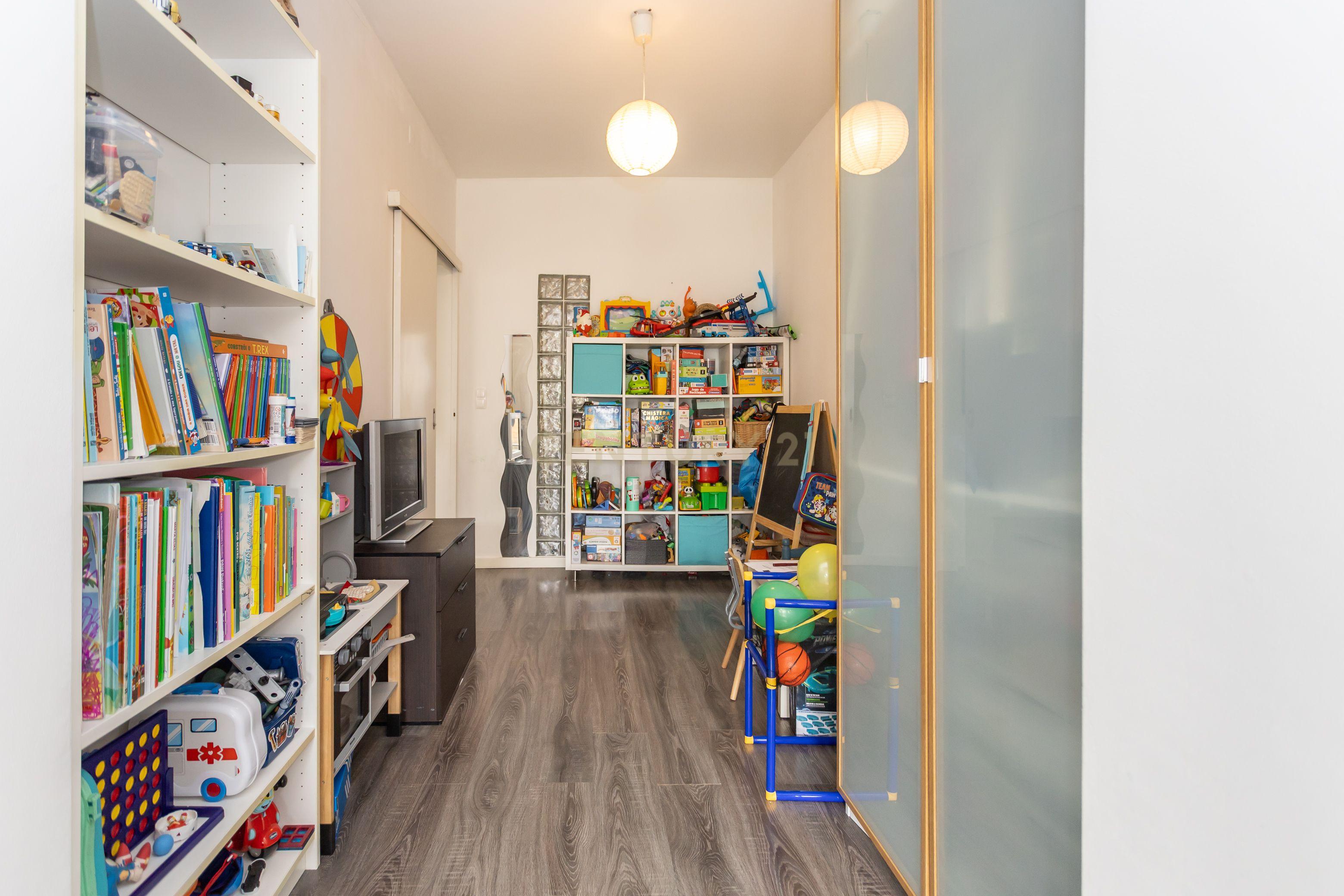 Apartamento T3 com duas salas e terraço privado em Sete Rios, Lisboa - Image 30