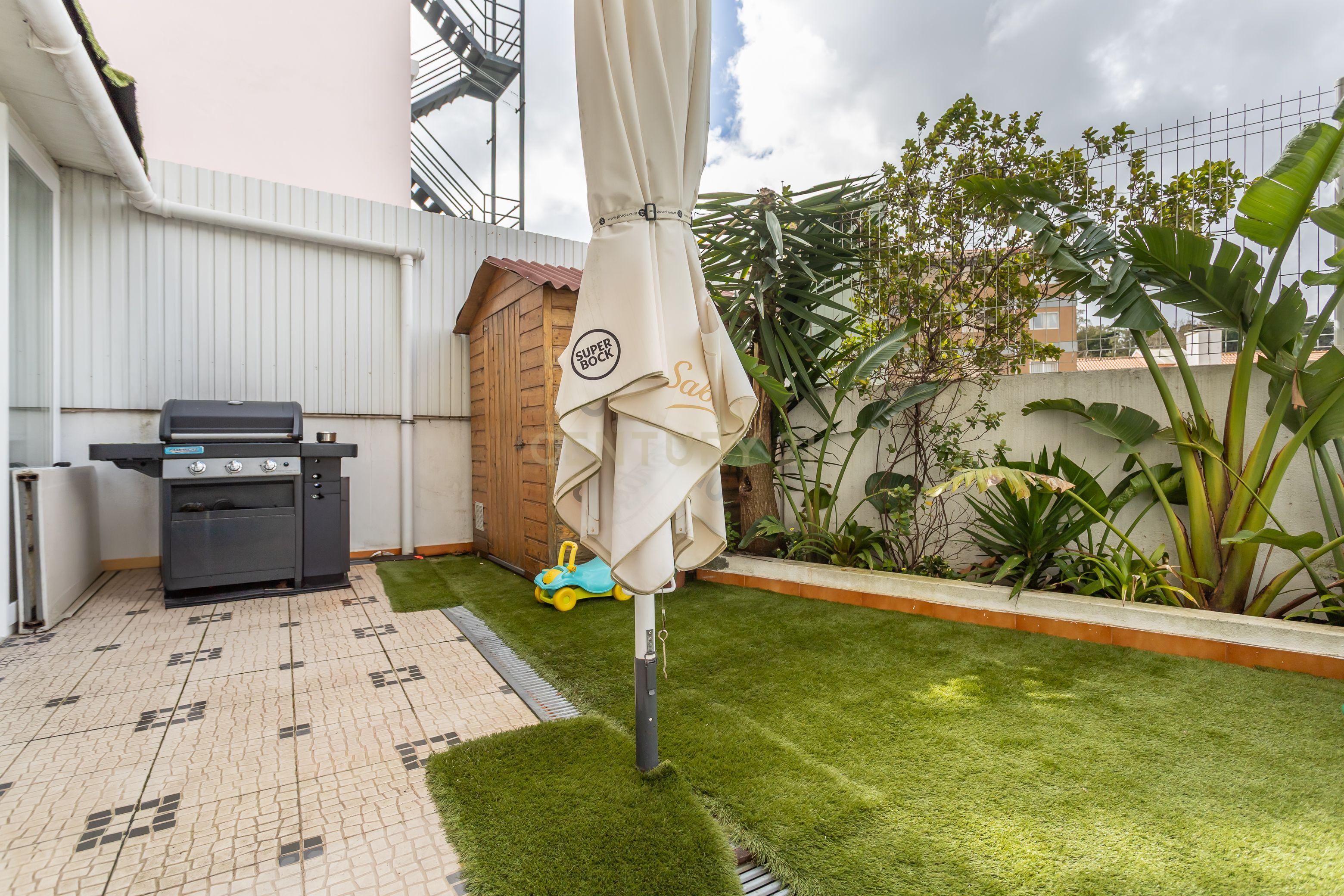 Apartamento T3 com duas salas e terraço privado em Sete Rios, Lisboa - Image 23